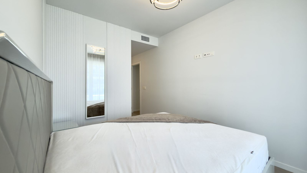 Se vende Apartamento Planta Media de 3 dormitorios en Costa Del Sol, Málaga, España