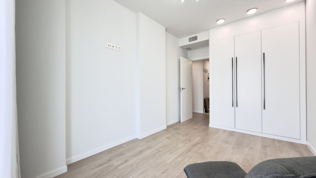 Se vende Apartamento Planta Media de 3 dormitorios en Costa Del Sol, Málaga, España