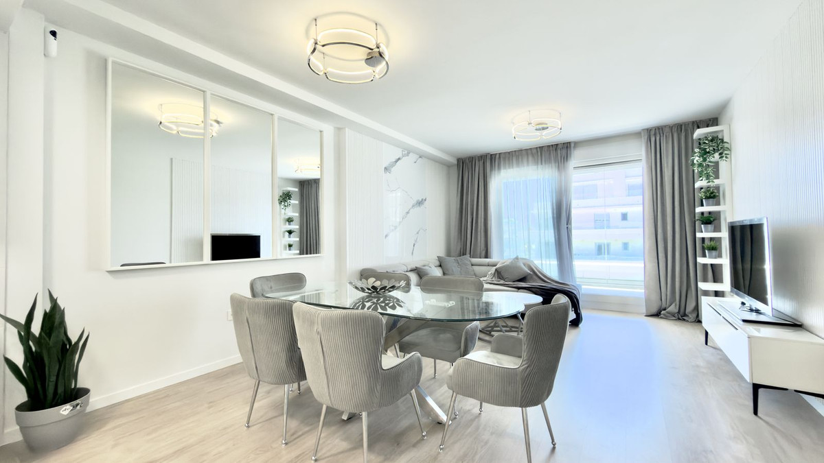 Se vende Apartamento Planta Media de 3 dormitorios en Costa Del Sol, Málaga, España