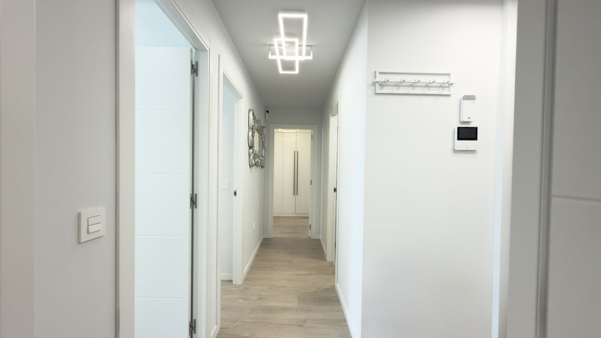 Se vende Apartamento Planta Media de 3 dormitorios en Costa Del Sol, Málaga, España