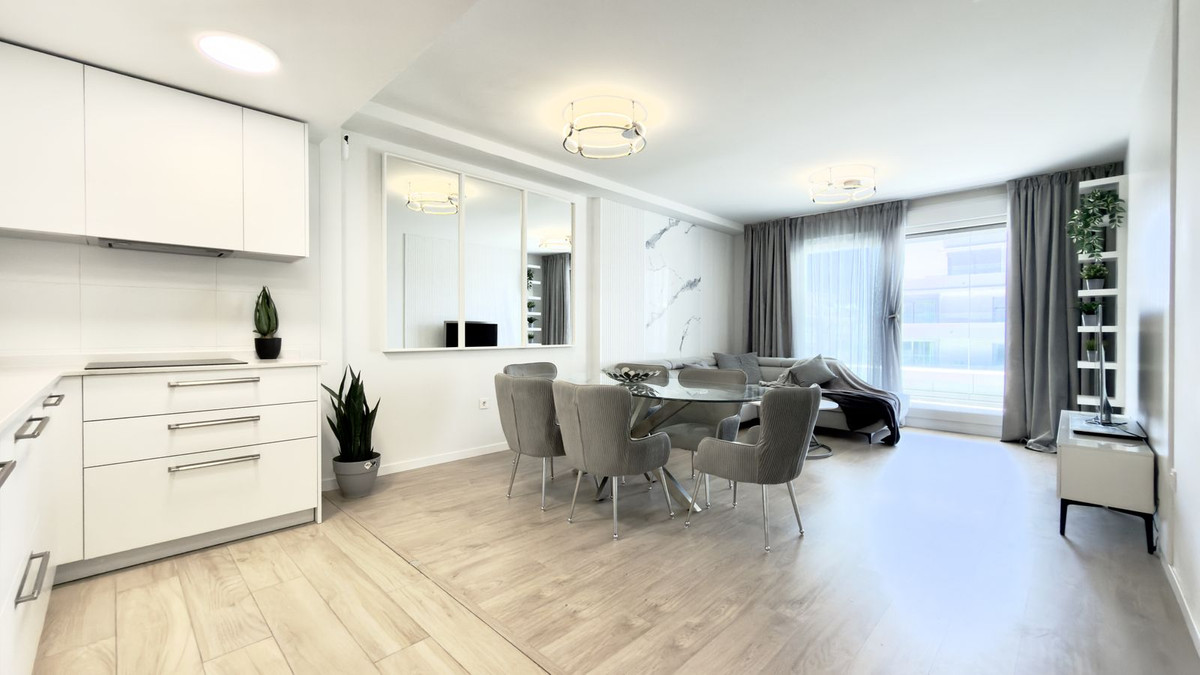 Se vende Apartamento Planta Media de 3 dormitorios en Costa Del Sol, Málaga, España
