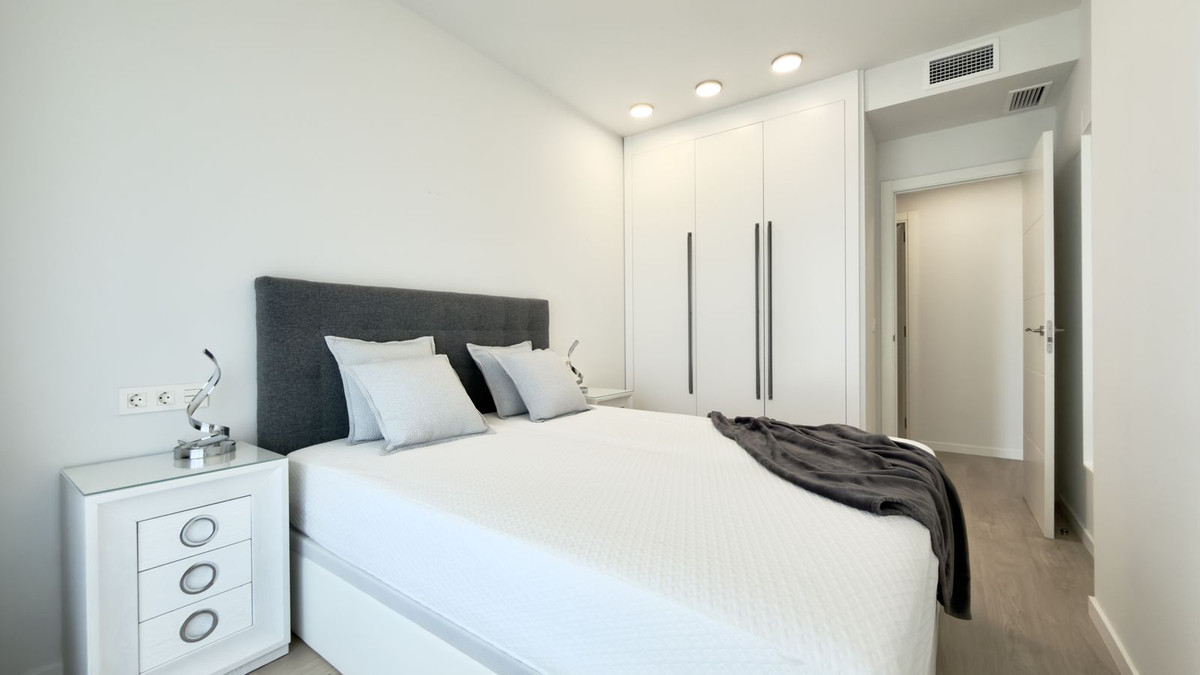 Se vende Apartamento Planta Media de 3 dormitorios en Costa Del Sol, Málaga, España
