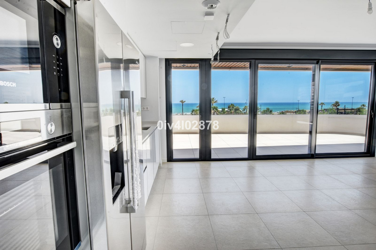 Se vende Apartamento Planta Media de 3 dormitorios en Costa Del Sol, Málaga, España