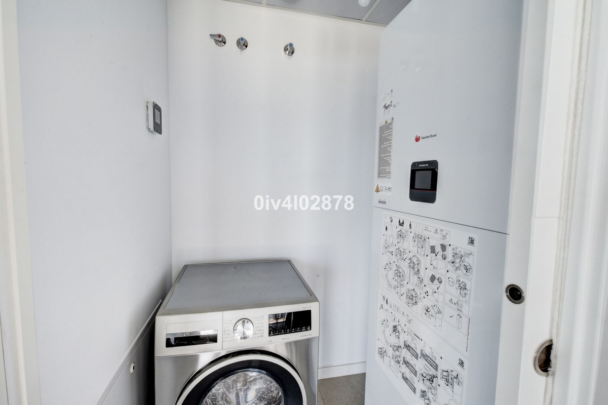 Se vende Apartamento Planta Media de 3 dormitorios en Costa Del Sol, Málaga, España