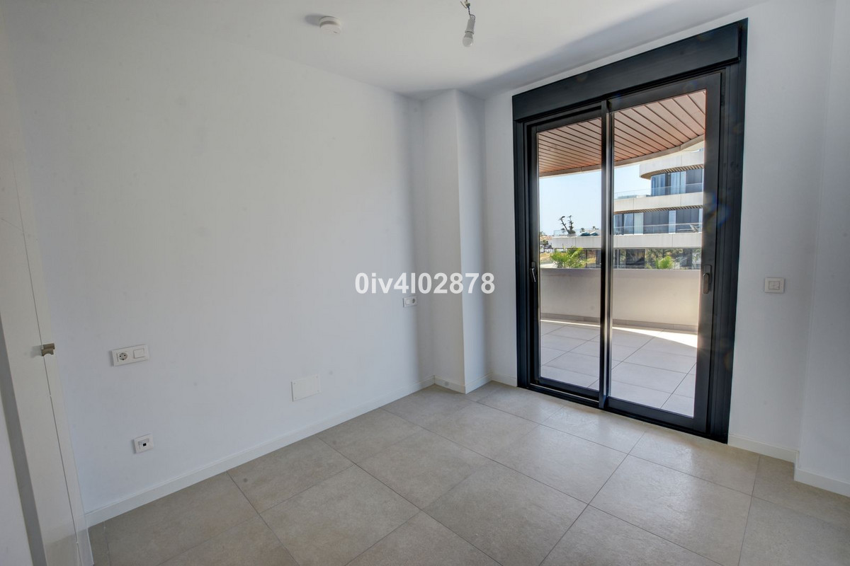 Se vende Apartamento Planta Media de 3 dormitorios en Costa Del Sol, Málaga, España