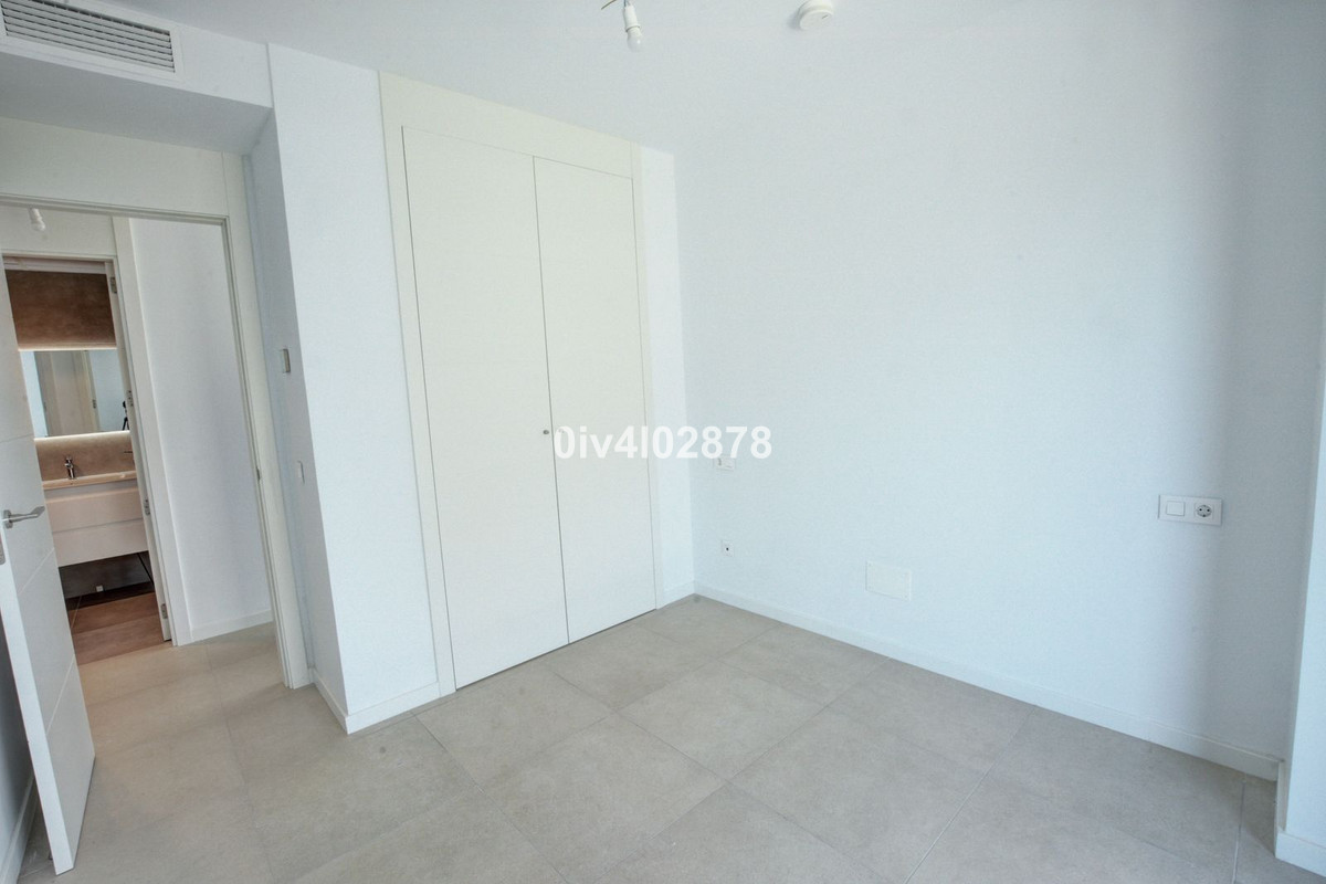 Se vende Apartamento Planta Media de 3 dormitorios en Costa Del Sol, Málaga, España