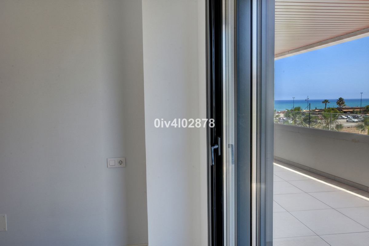 Se vende Apartamento Planta Media de 3 dormitorios en Costa Del Sol, Málaga, España