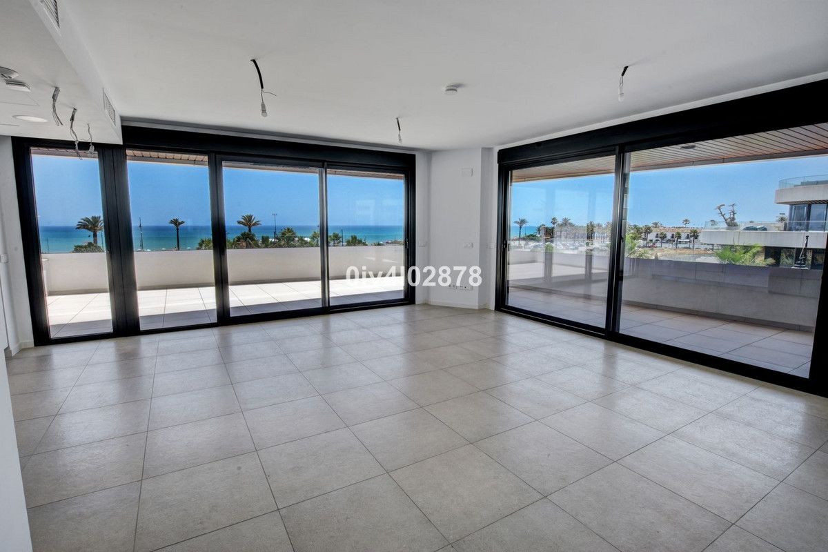 Se vende Apartamento Planta Media de 3 dormitorios en Costa Del Sol, Málaga, España
