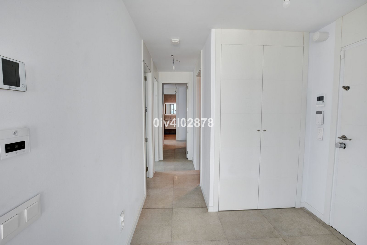 Se vende Apartamento Planta Media de 3 dormitorios en Costa Del Sol, Málaga, España