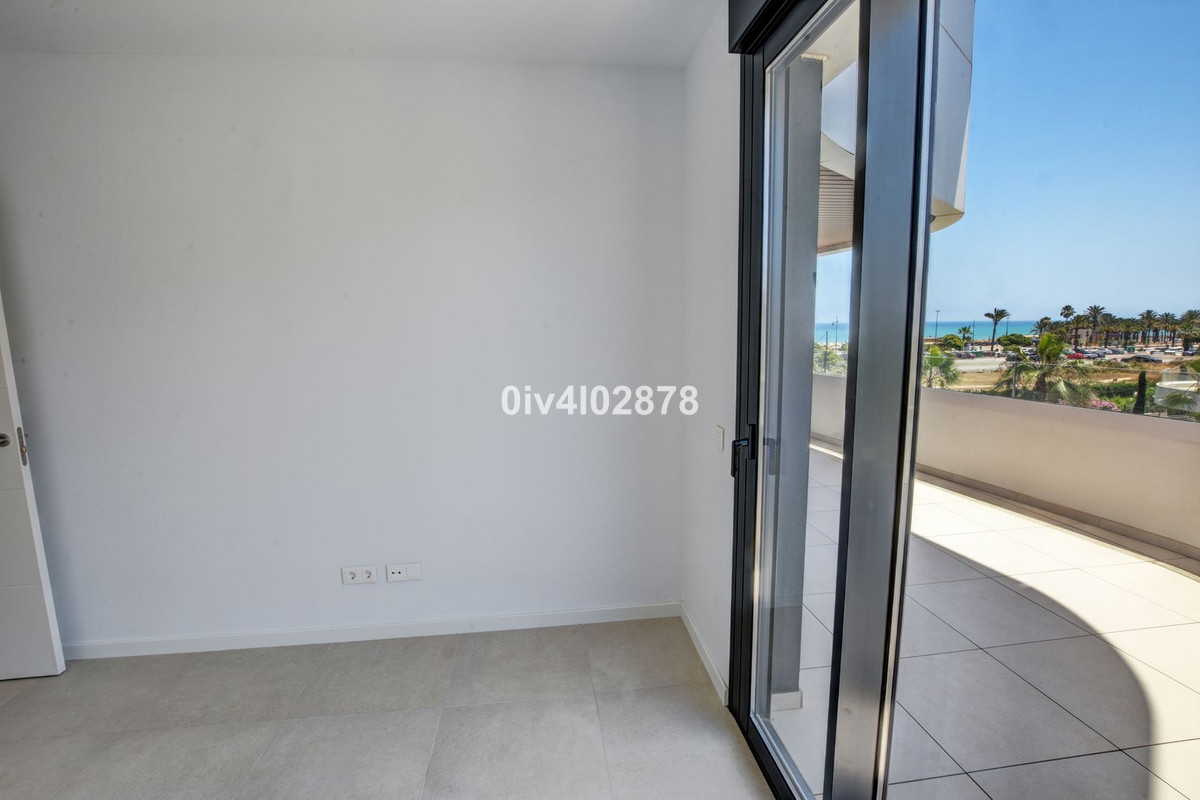 Se vende Apartamento Planta Media de 3 dormitorios en Costa Del Sol, Málaga, España