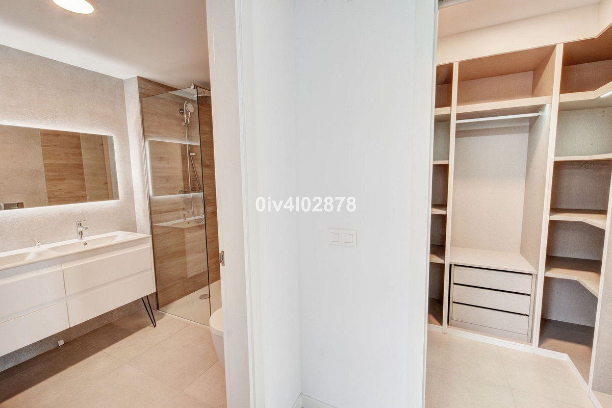 Se vende Apartamento Planta Media de 3 dormitorios en Costa Del Sol, Málaga, España