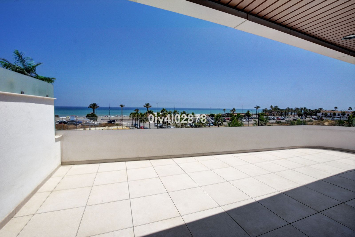 Se vende Apartamento Planta Media de 3 dormitorios en Costa Del Sol, Málaga, España