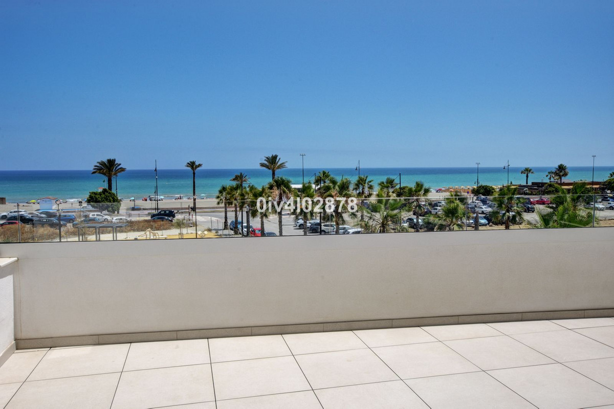 Se vende Apartamento Planta Media de 3 dormitorios en Costa Del Sol, Málaga, España