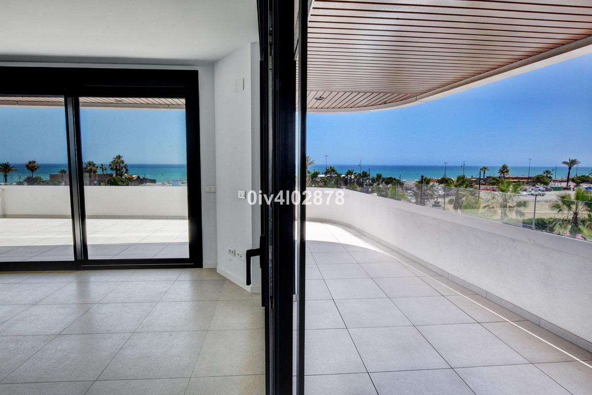 Se vende Apartamento Planta Media de 3 dormitorios en Costa Del Sol, Málaga, España