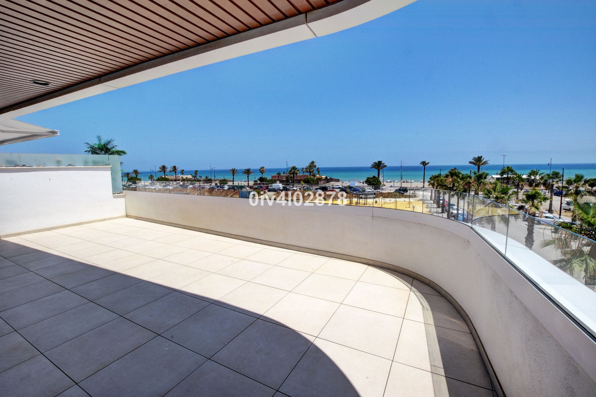 Se vende Apartamento Planta Media de 3 dormitorios en Costa Del Sol, Málaga, España