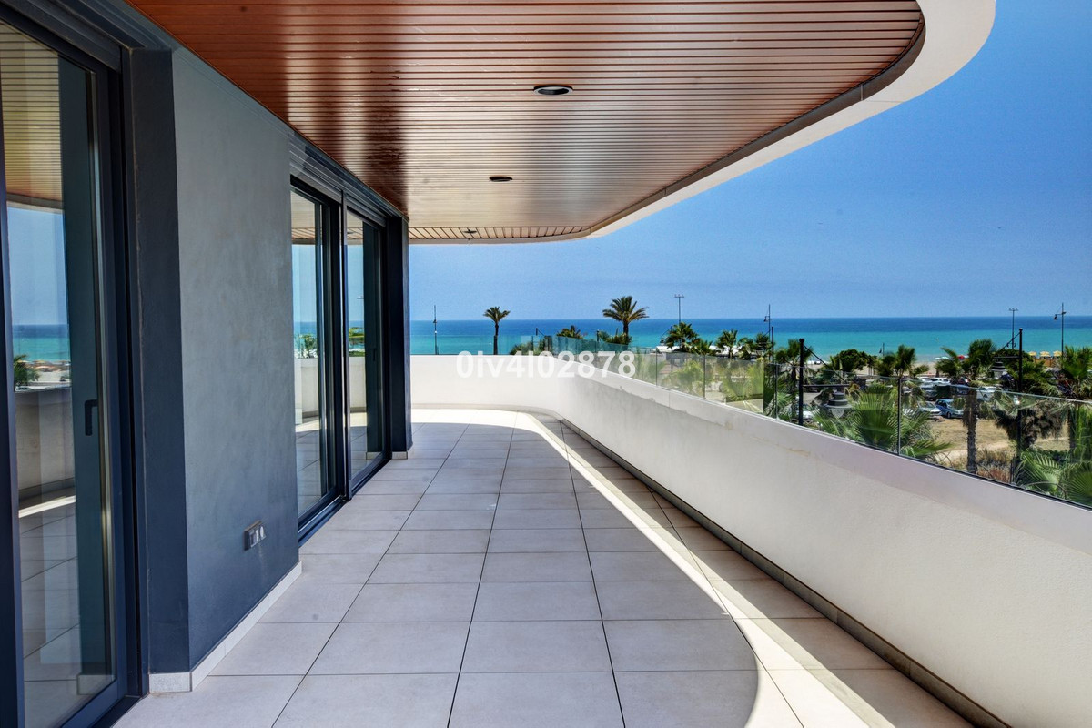 Se vende Apartamento Planta Media de 3 dormitorios en Costa Del Sol, Málaga, España