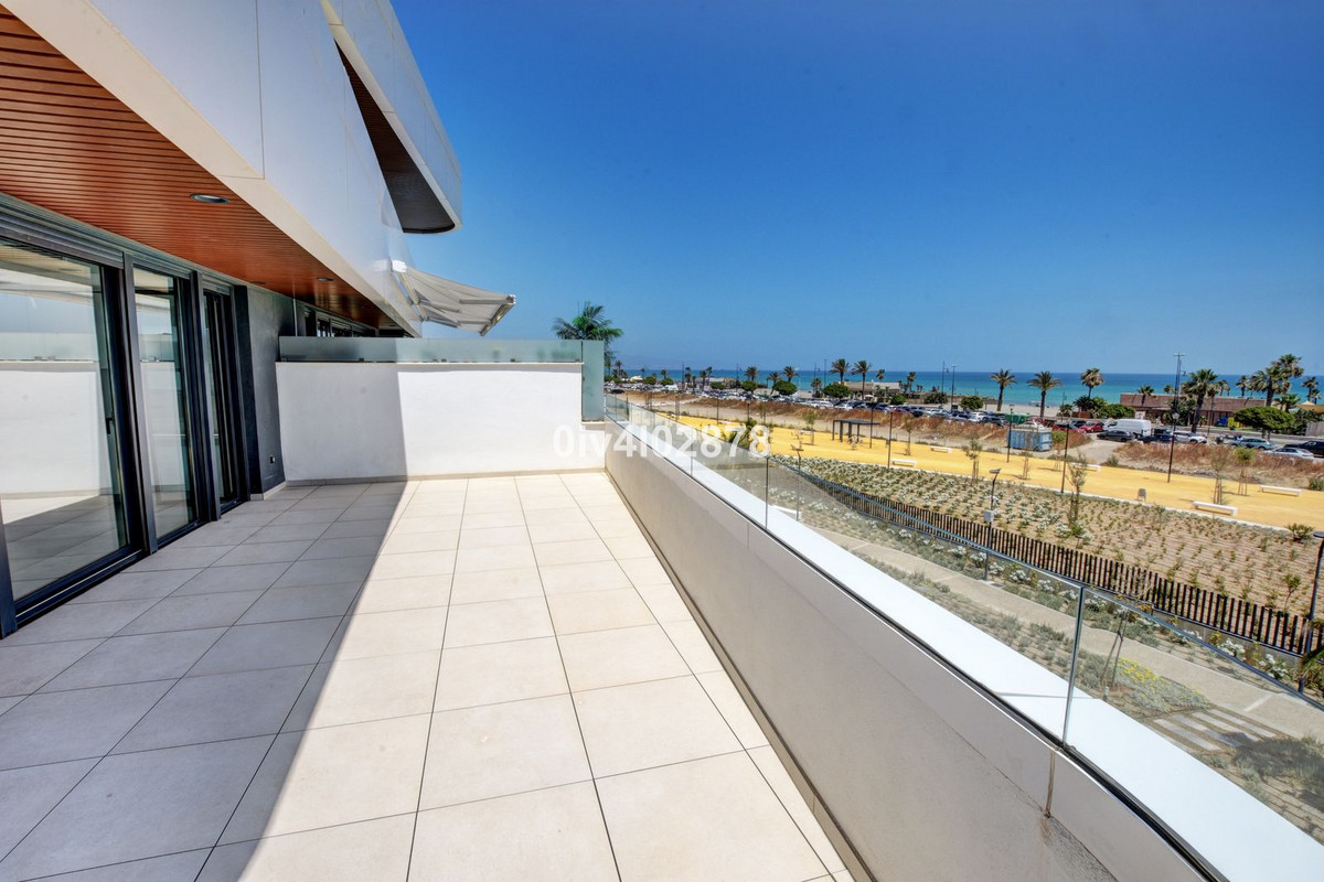 Se vende Apartamento Planta Media de 3 dormitorios en Costa Del Sol, Málaga, España