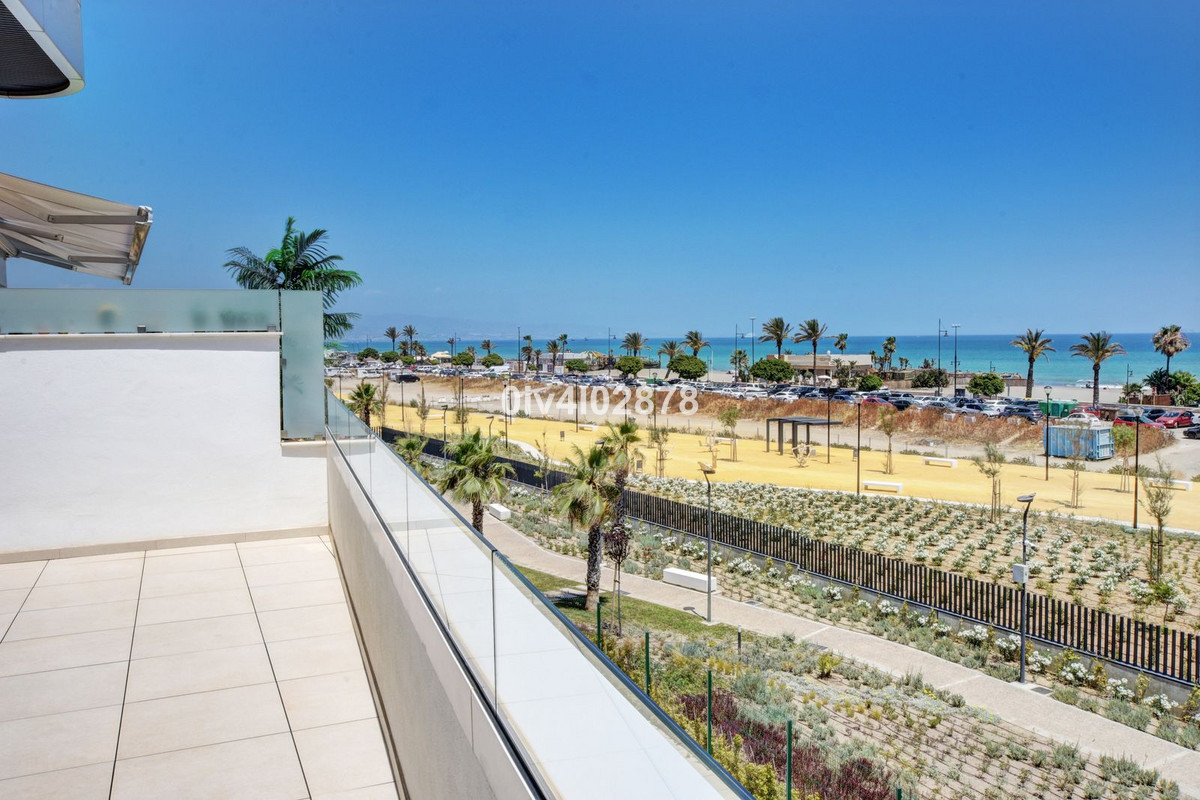 Se vende Apartamento Planta Media de 3 dormitorios en Costa Del Sol, Málaga, España