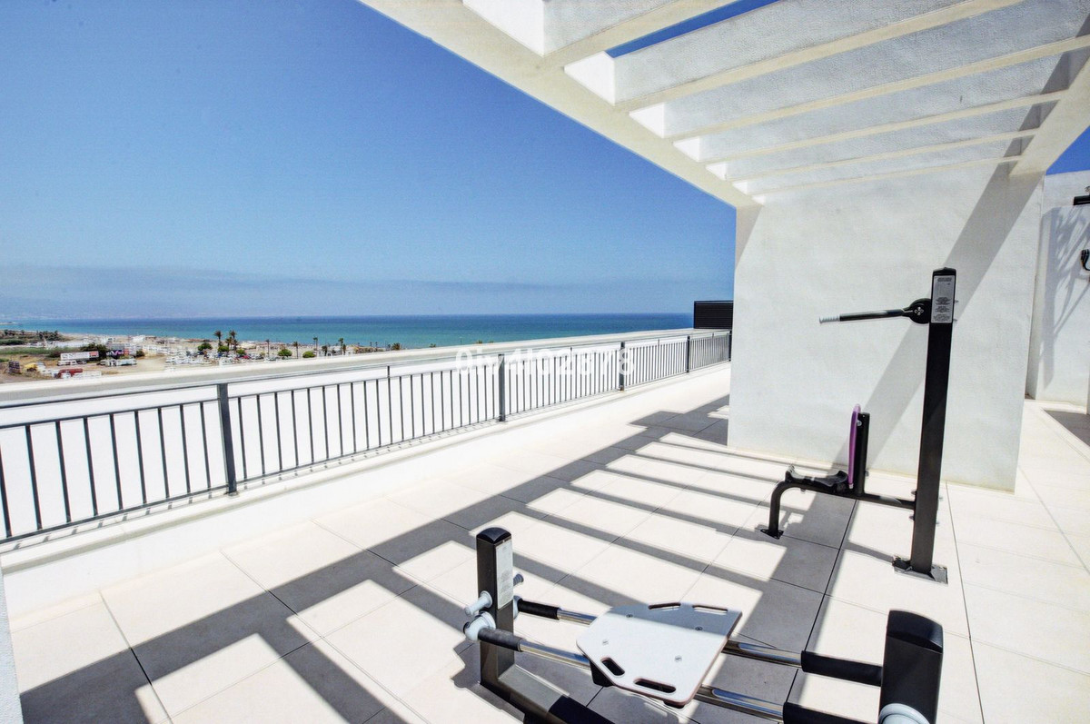 Se vende Apartamento Planta Media de 3 dormitorios en Costa Del Sol, Málaga, España