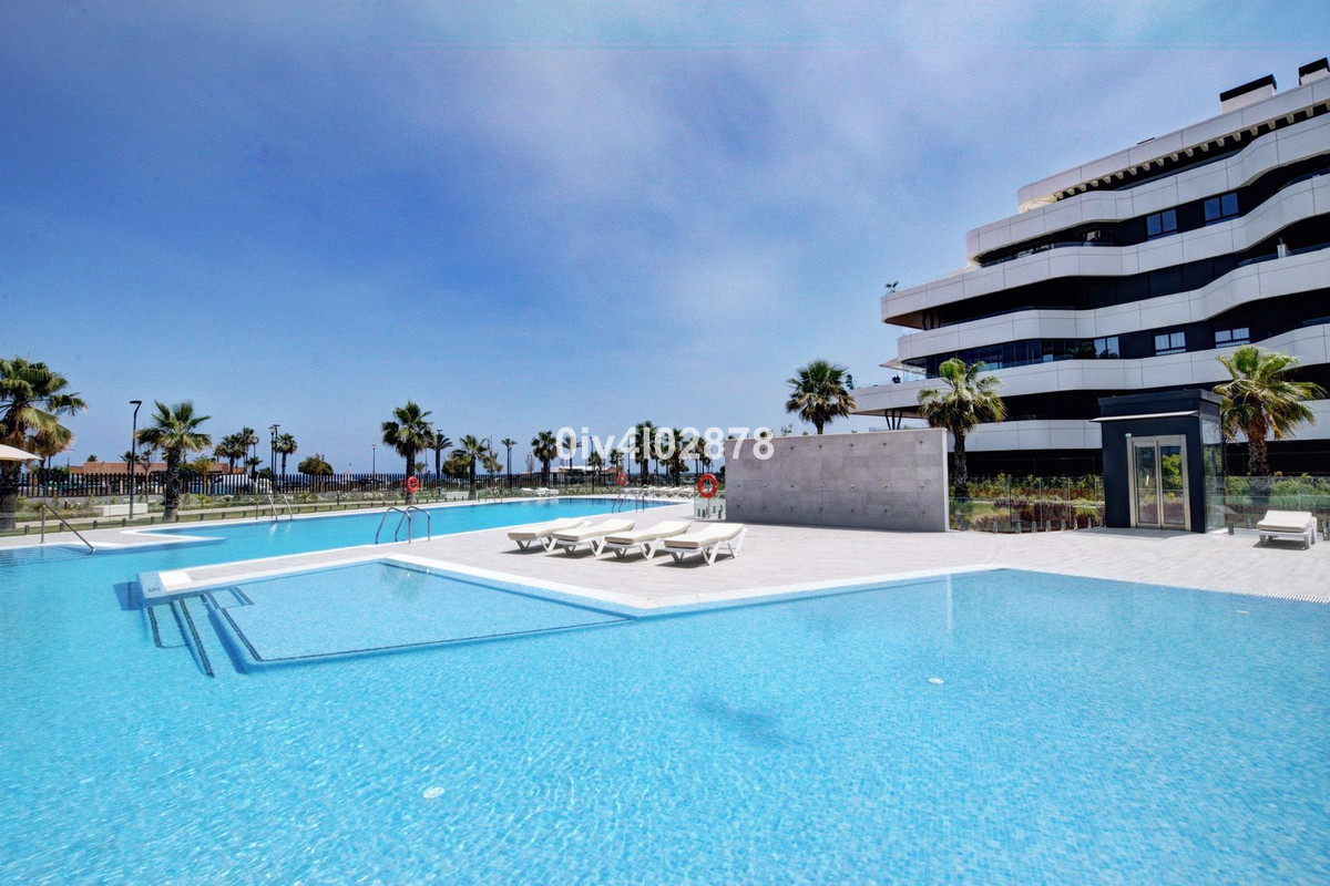 Se vende Apartamento Planta Media de 3 dormitorios en Costa Del Sol, Málaga, España