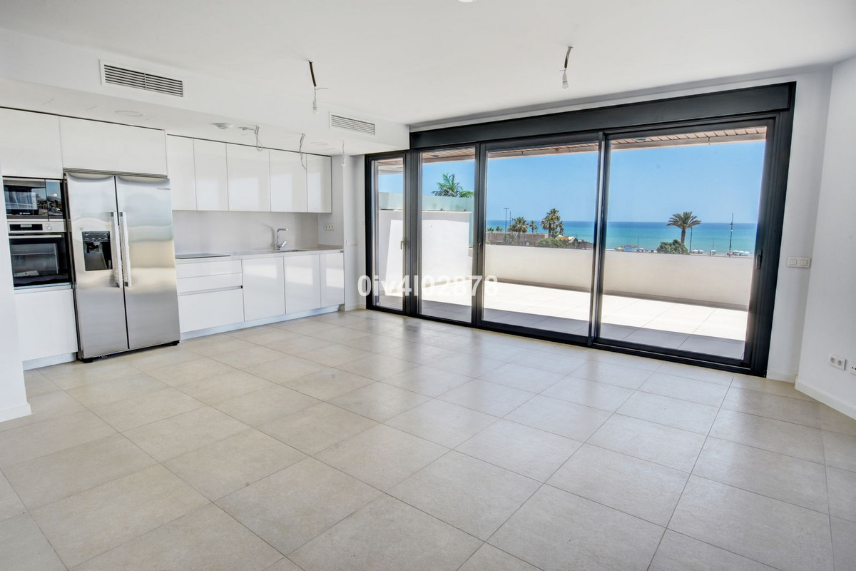 Se vende Apartamento Planta Media de 3 dormitorios en Costa Del Sol, Málaga, España