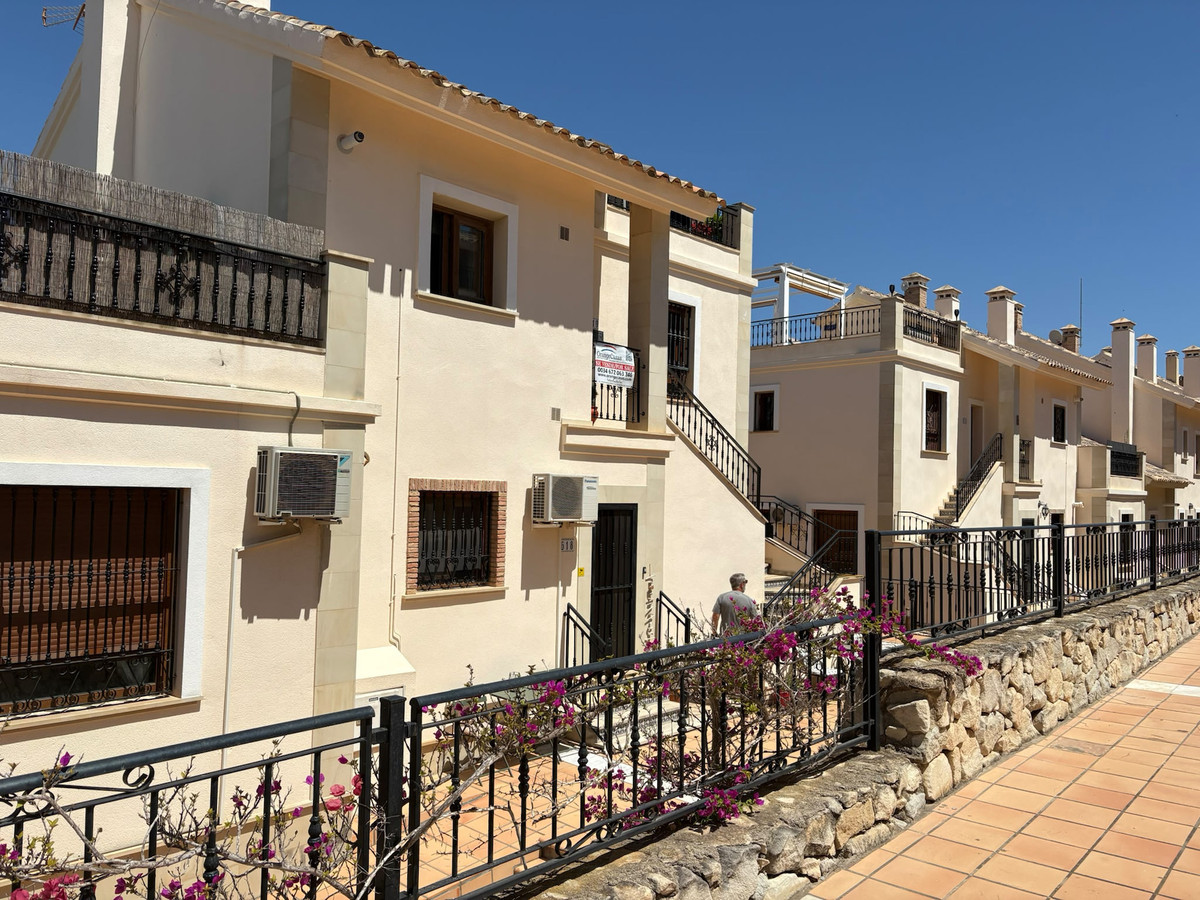 2 Bed Apartment for sale in La Finca Golf Costa Blanca, Alicante, Spain