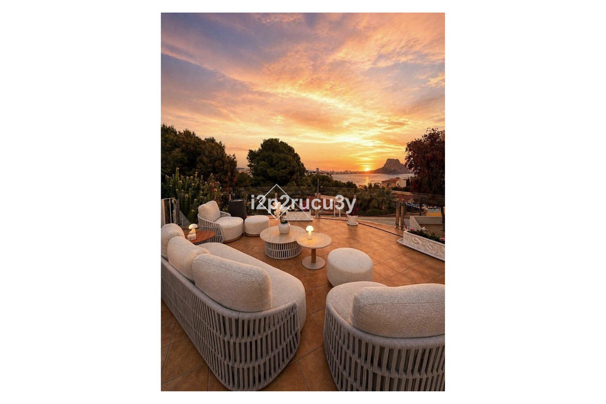 6 Bed Townhouse for sale in Calpe Costa Blanca, Alicante, Spain