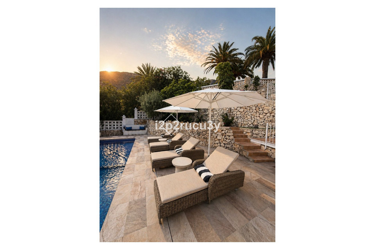 6 Bed Townhouse for sale in Calpe Costa Blanca, Alicante, Spain