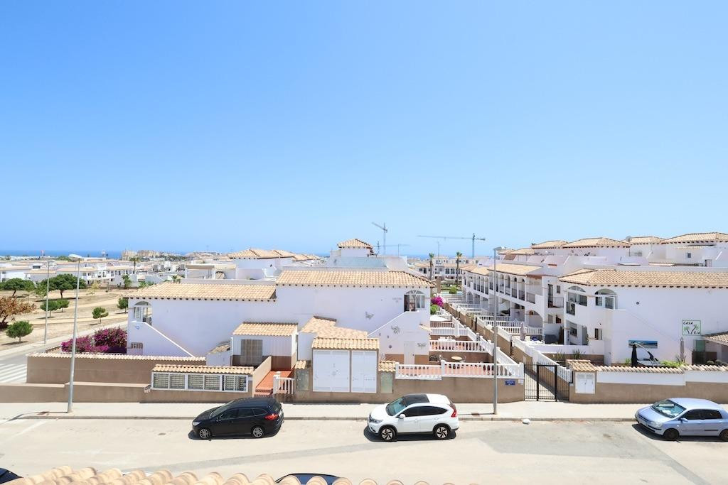 2 Bed Apartment for sale in La Ciñuelica Costa Blanca, Alicante, Spain