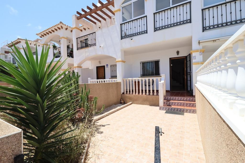 2 Bed Apartment for sale in La Ciñuelica Costa Blanca, Alicante, Spain