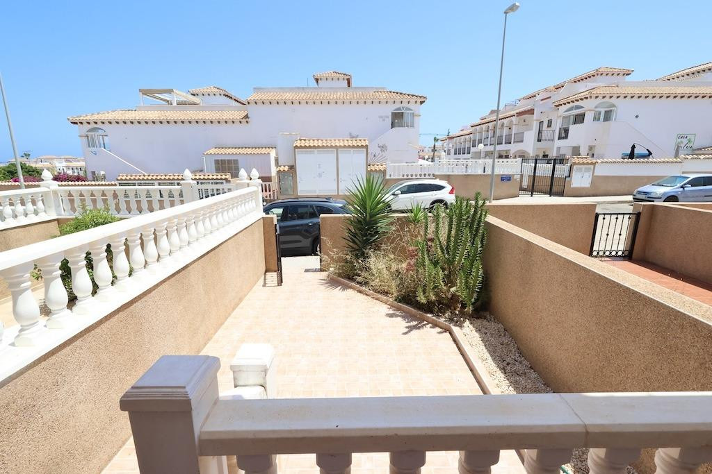 2 Bed Apartment for sale in La Ciñuelica Costa Blanca, Alicante, Spain