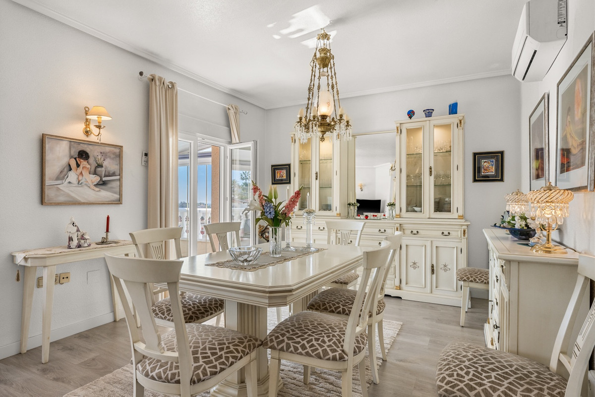 Se vende Villa - Chalet de 3 dormitorios en Costa Blanca, Alicante, España