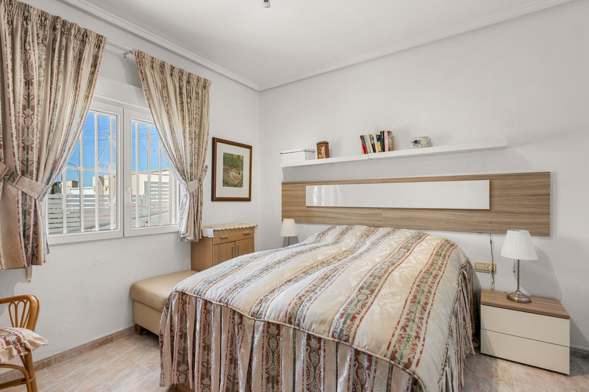 Se vende Villa - Chalet de 3 dormitorios en Costa Blanca, Alicante, España