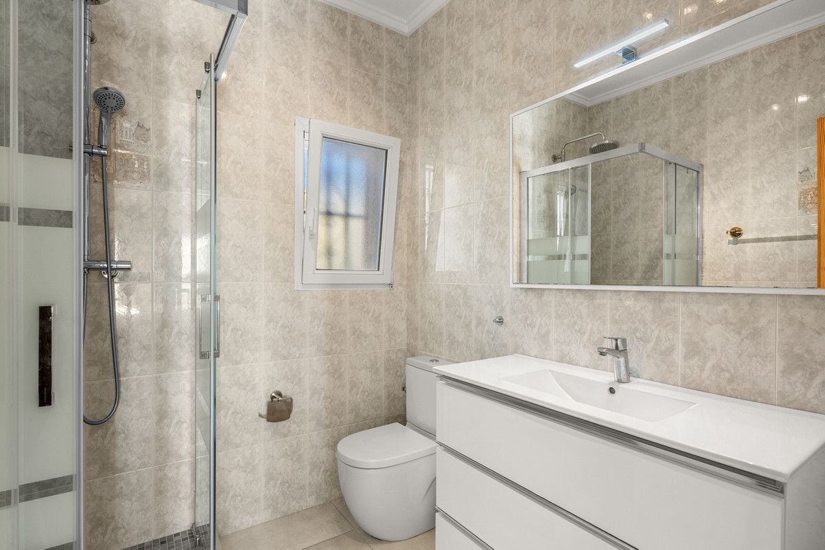 Se vende Villa - Chalet de 3 dormitorios en Costa Blanca, Alicante, España