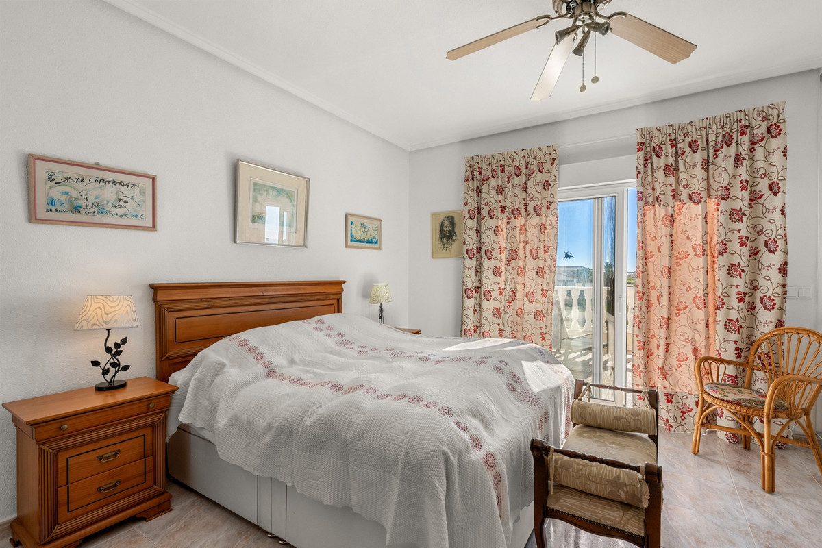 Se vende Villa - Chalet de 3 dormitorios en Costa Blanca, Alicante, España