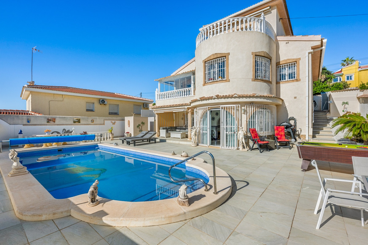 Se vende Villa - Chalet de 3 dormitorios en Costa Blanca, Alicante, España