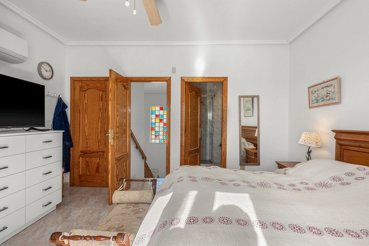 Se vende Villa - Chalet de 3 dormitorios en Costa Blanca, Alicante, España