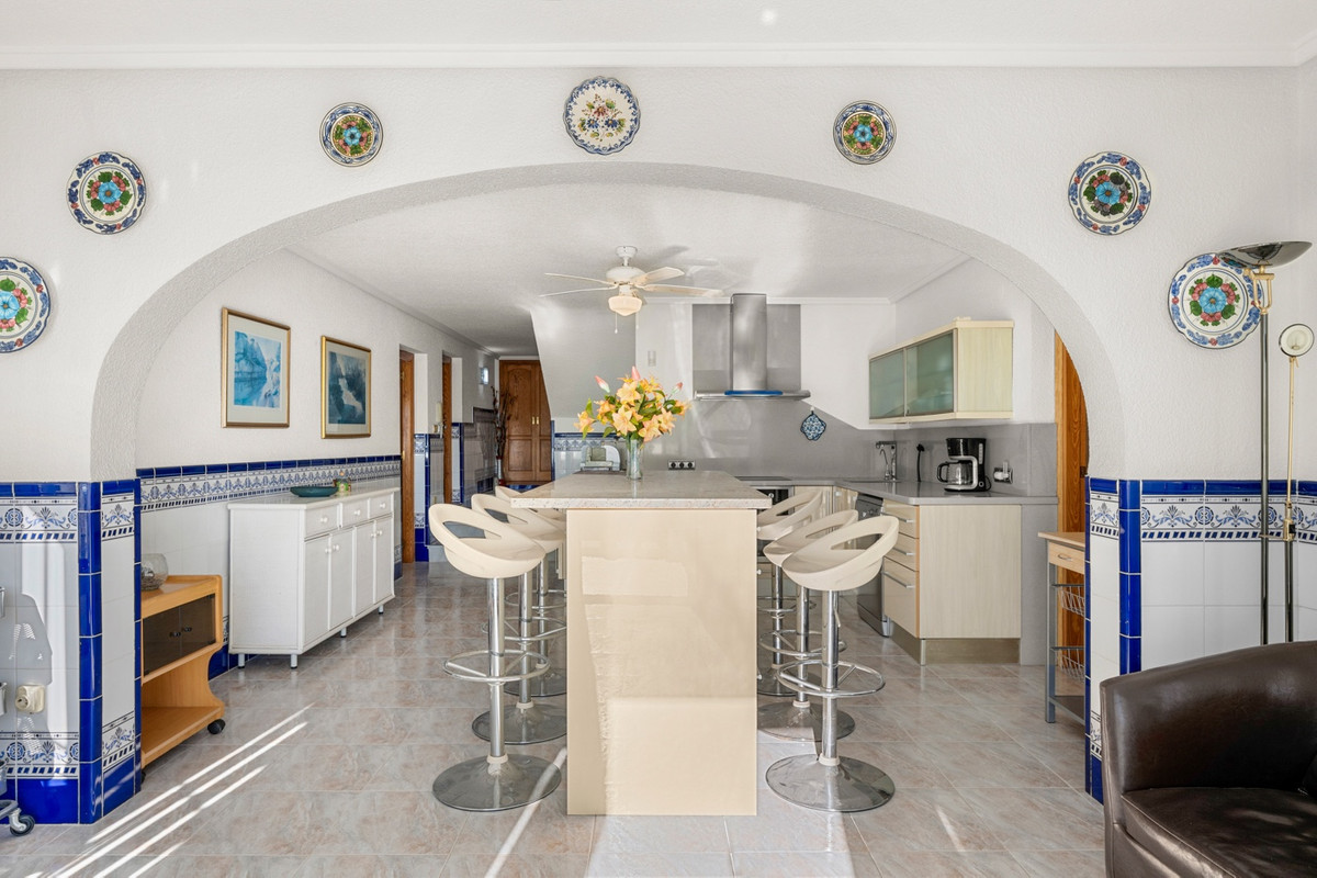 Se vende Villa - Chalet de 3 dormitorios en Costa Blanca, Alicante, España
