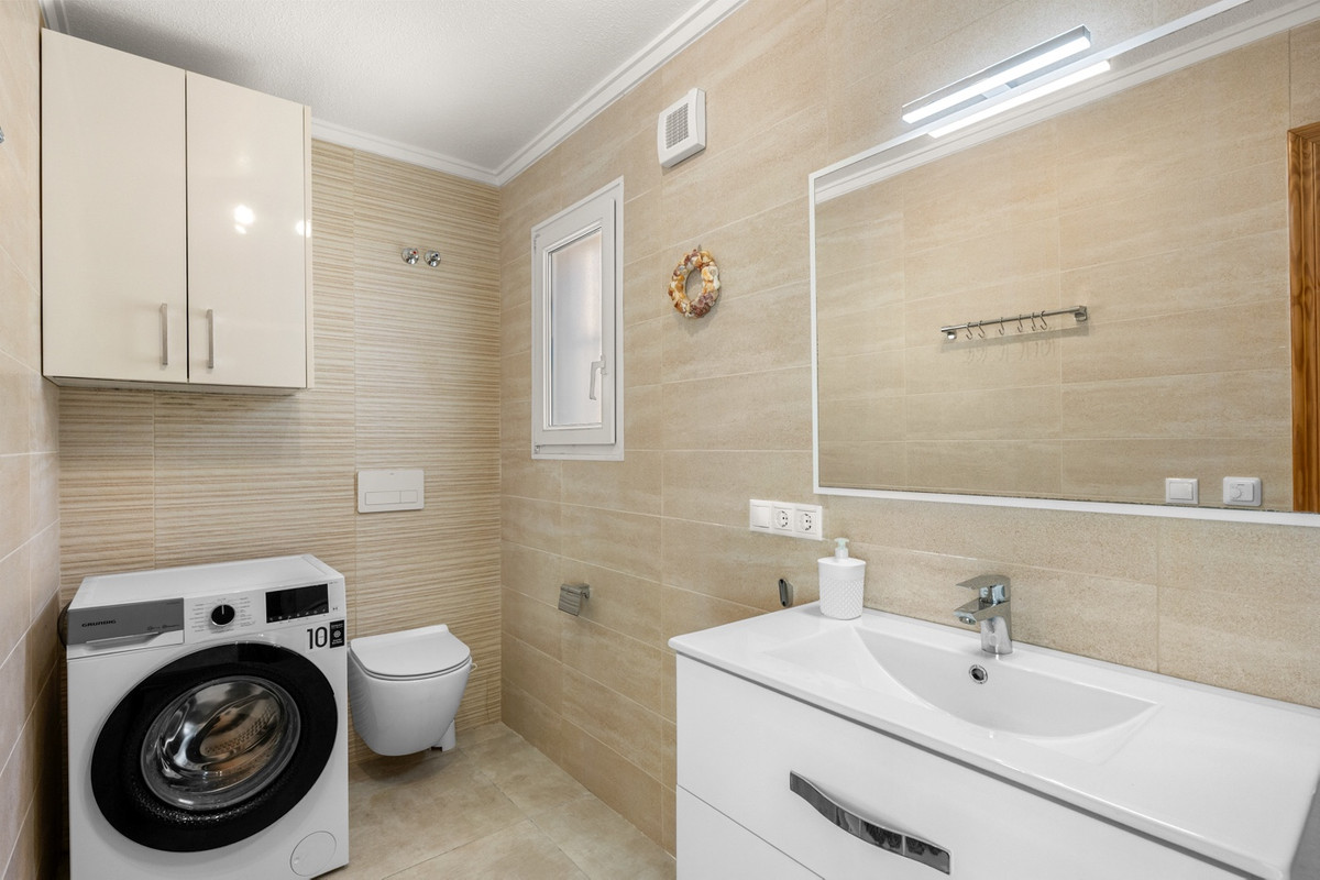 Se vende Villa - Chalet de 3 dormitorios en Costa Blanca, Alicante, España