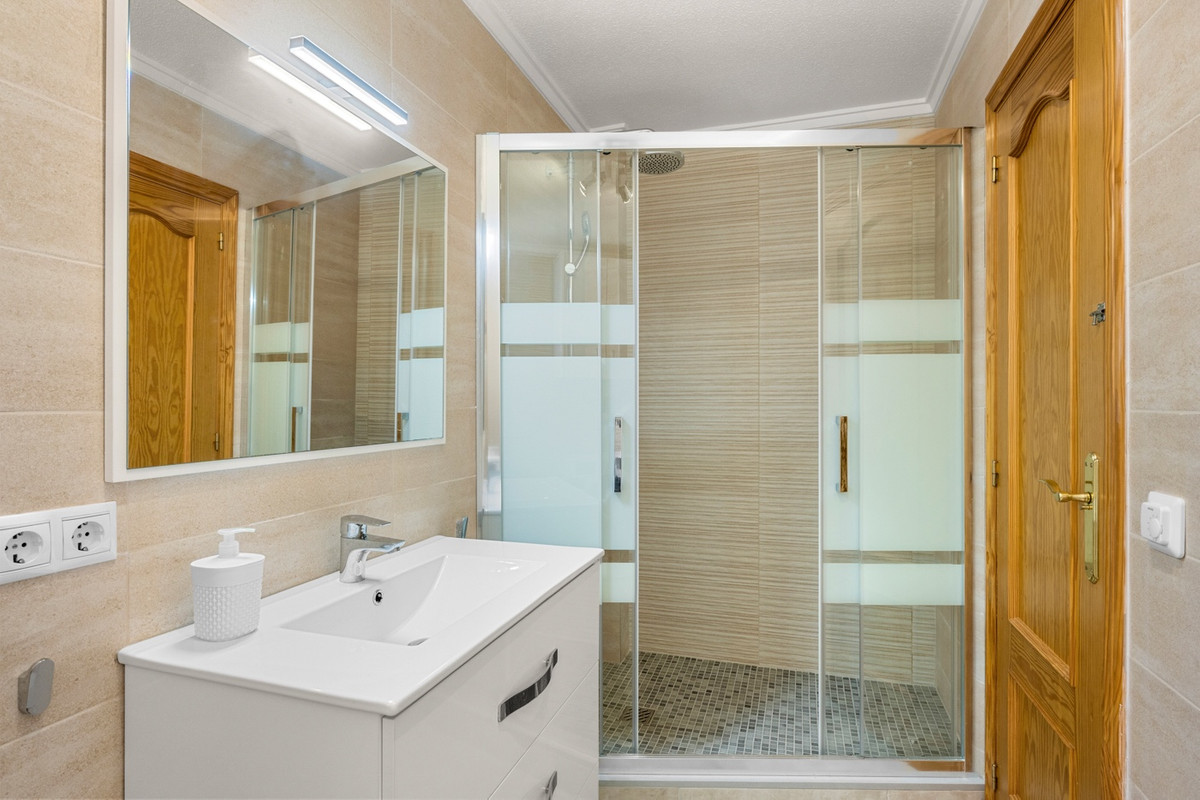 Se vende Villa - Chalet de 3 dormitorios en Costa Blanca, Alicante, España