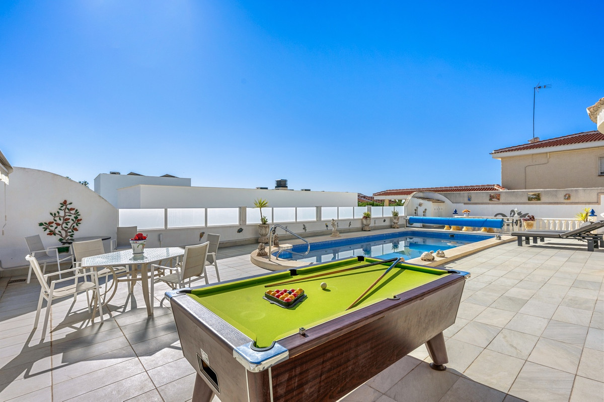 Se vende Villa - Chalet de 3 dormitorios en Costa Blanca, Alicante, España