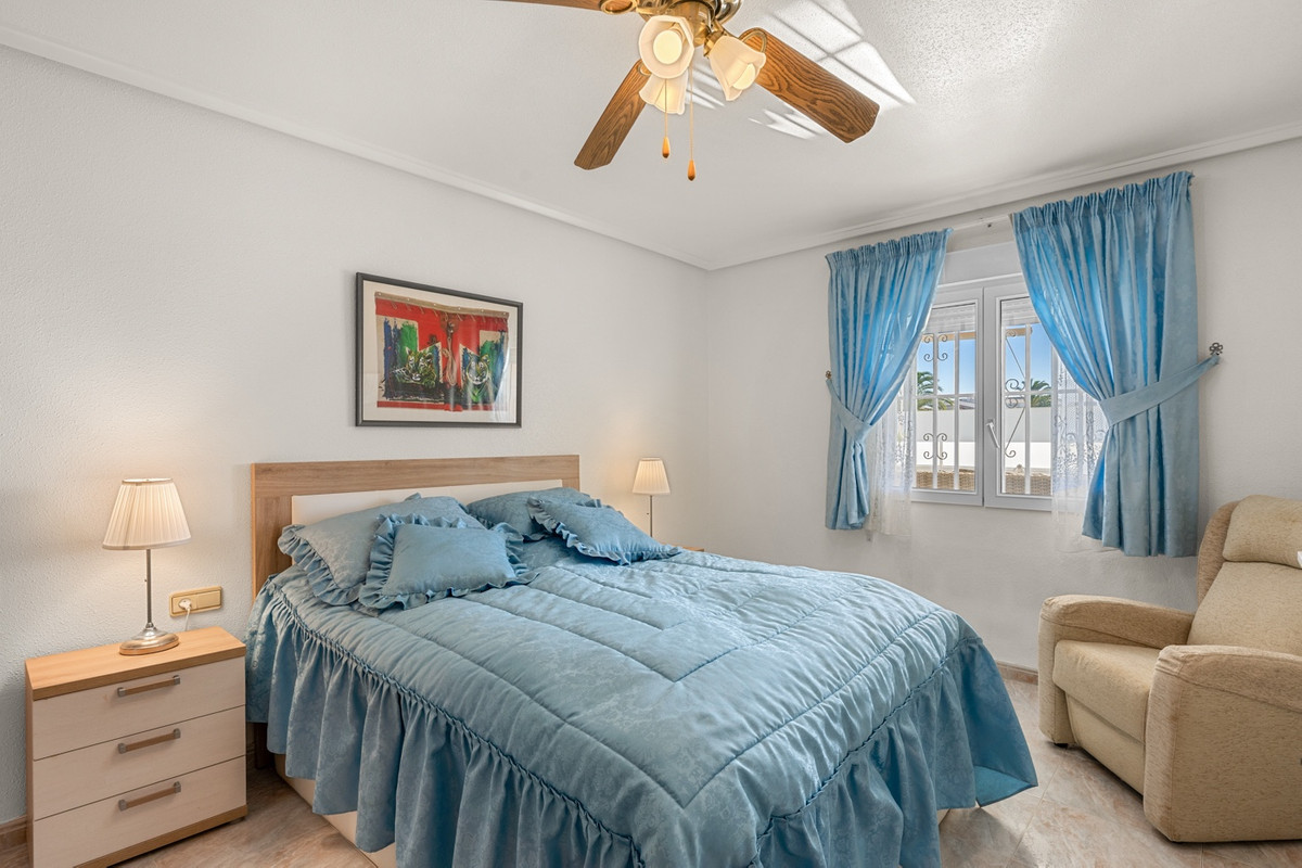 Se vende Villa - Chalet de 3 dormitorios en Costa Blanca, Alicante, España