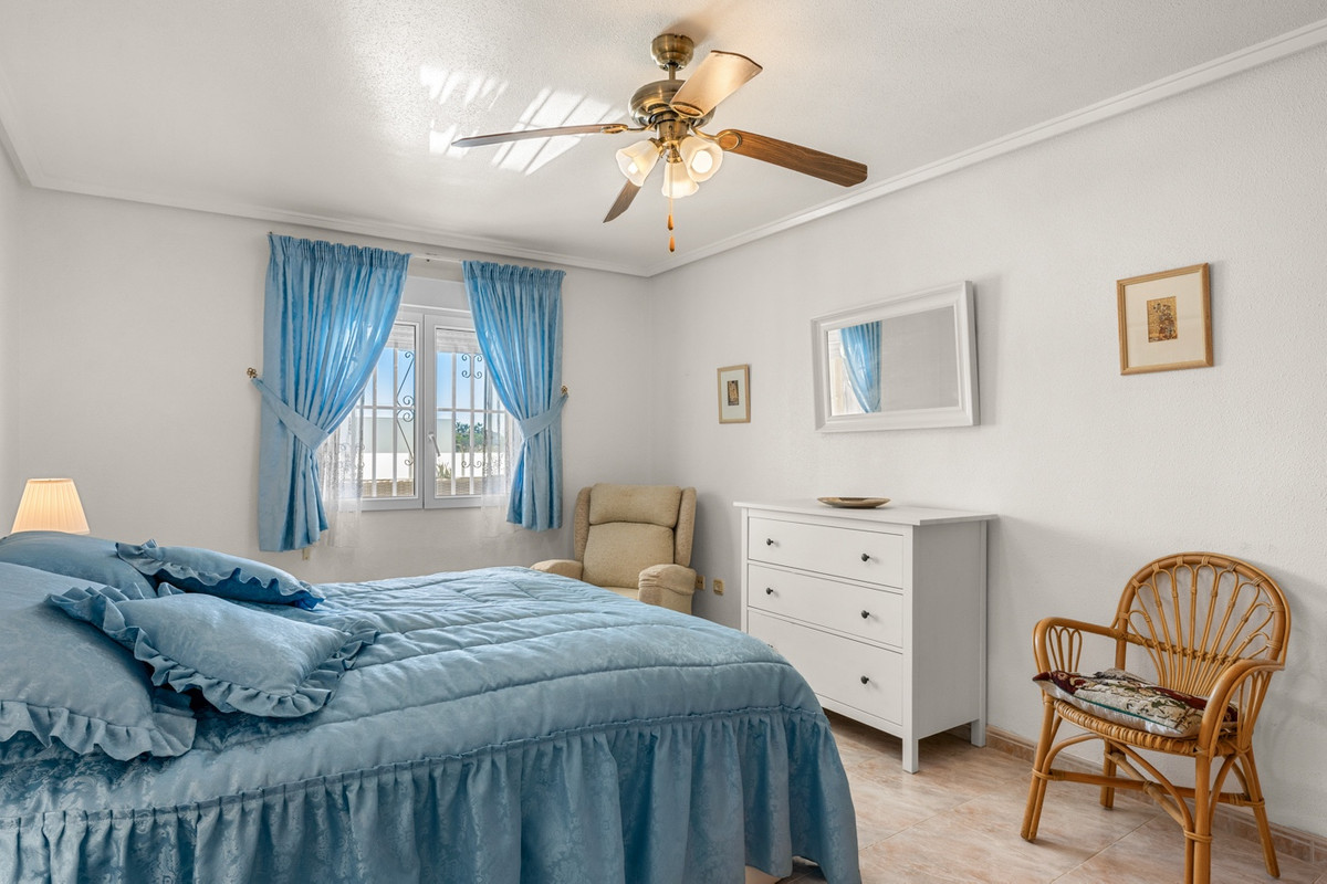 Se vende Villa - Chalet de 3 dormitorios en Costa Blanca, Alicante, España