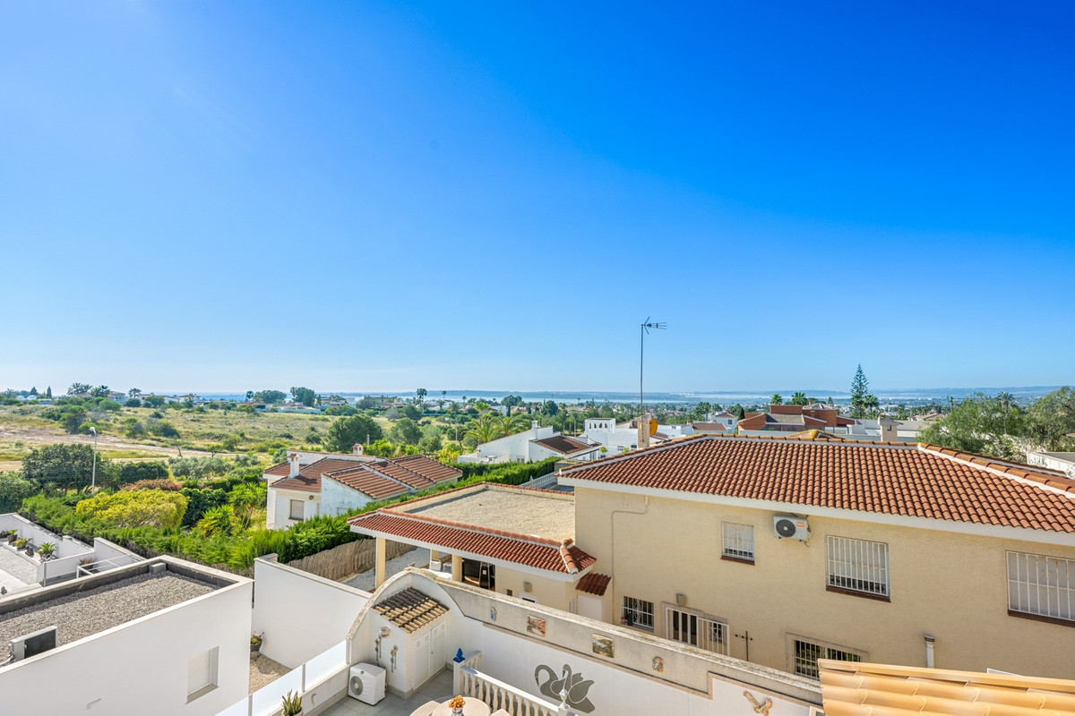 Se vende Villa - Chalet de 3 dormitorios en Costa Blanca, Alicante, España