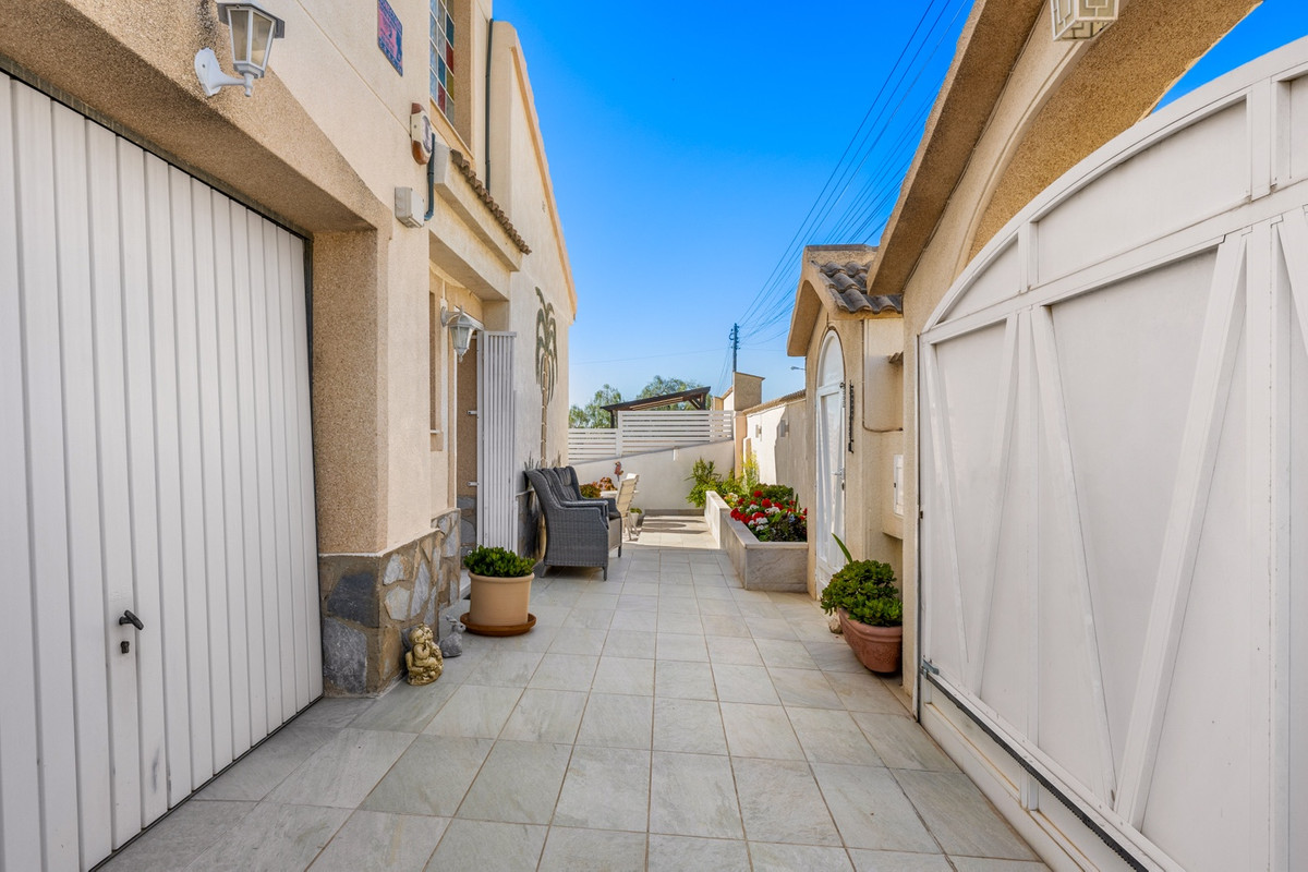 Se vende Villa - Chalet de 3 dormitorios en Costa Blanca, Alicante, España