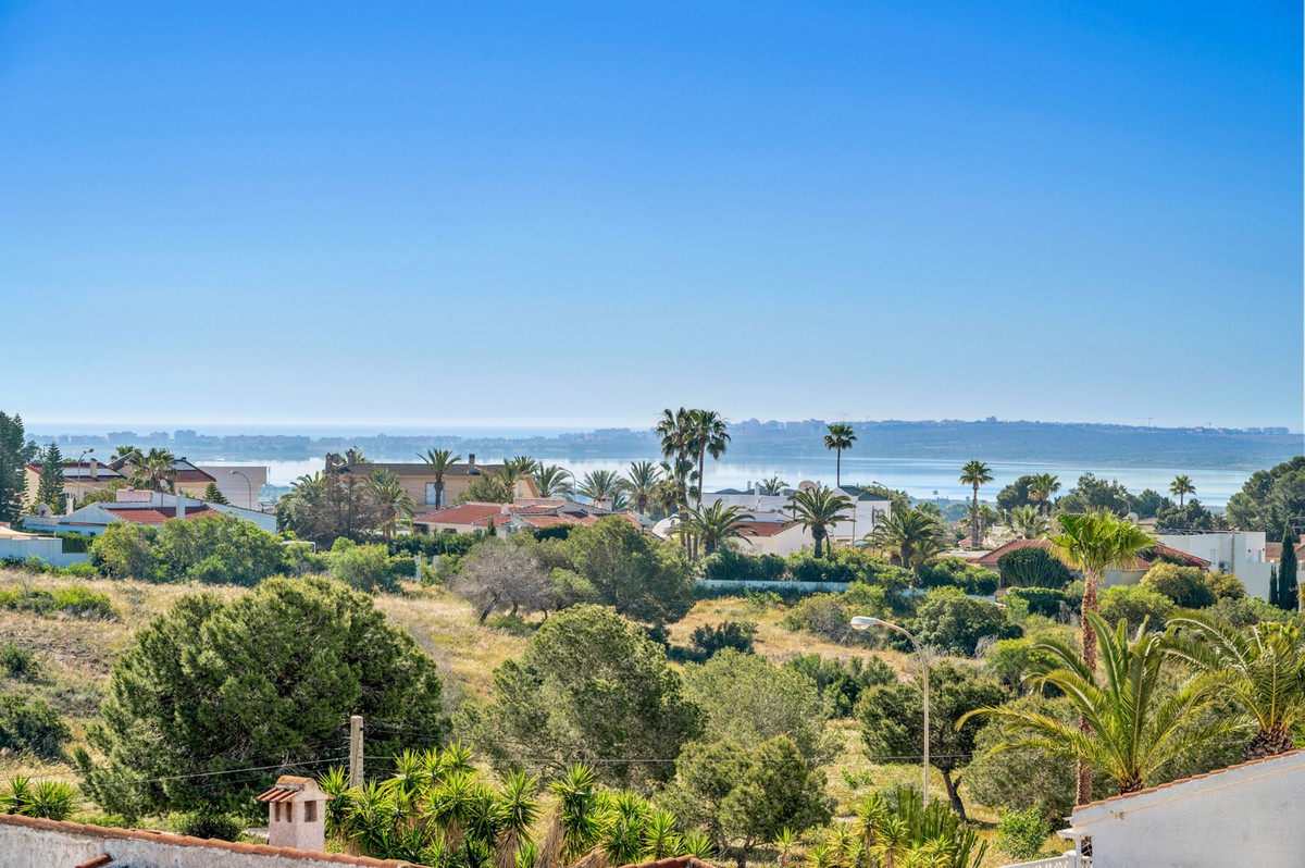 Se vende Villa - Chalet de 3 dormitorios en Costa Blanca, Alicante, España