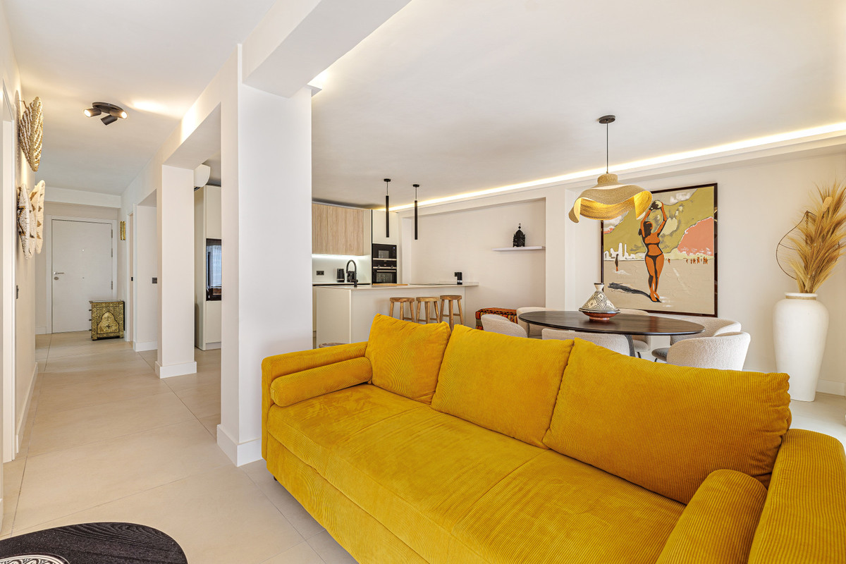 3 Bed Apartment for sale in Marbella Costa Del Sol, Málaga, Spain