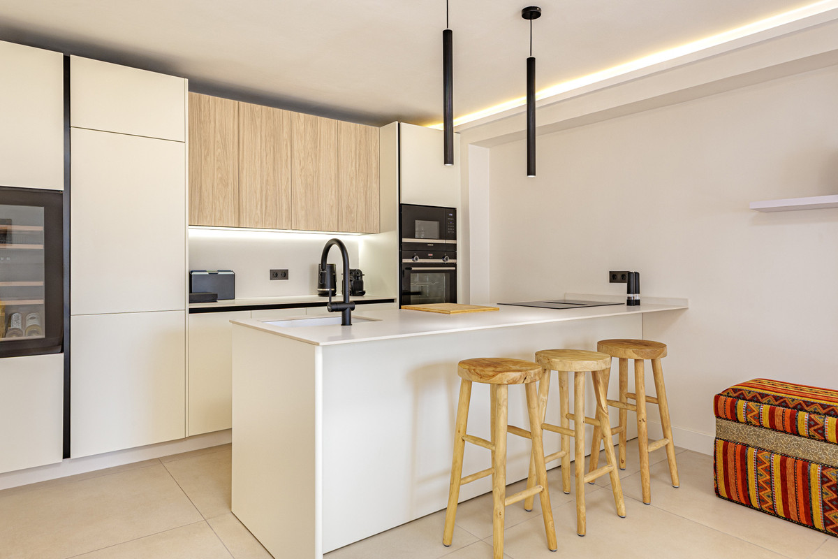 3 Bed Apartment for sale in Marbella Costa Del Sol, Málaga, Spain