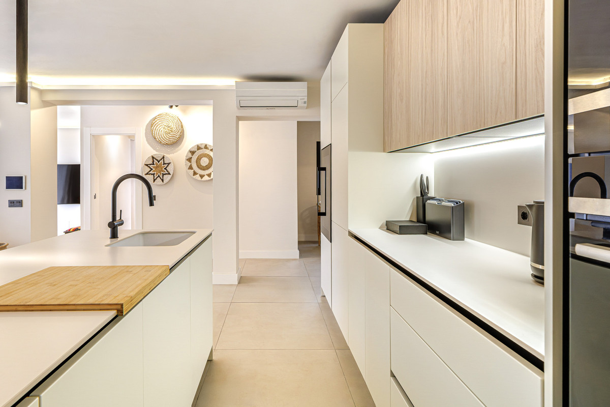 3 Bed Apartment for sale in Marbella Costa Del Sol, Málaga, Spain