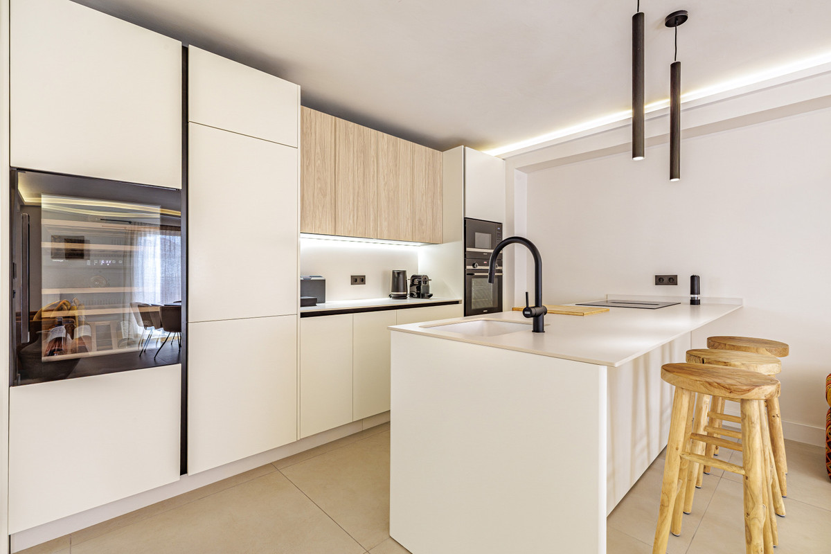 3 Bed Apartment for sale in Marbella Costa Del Sol, Málaga, Spain